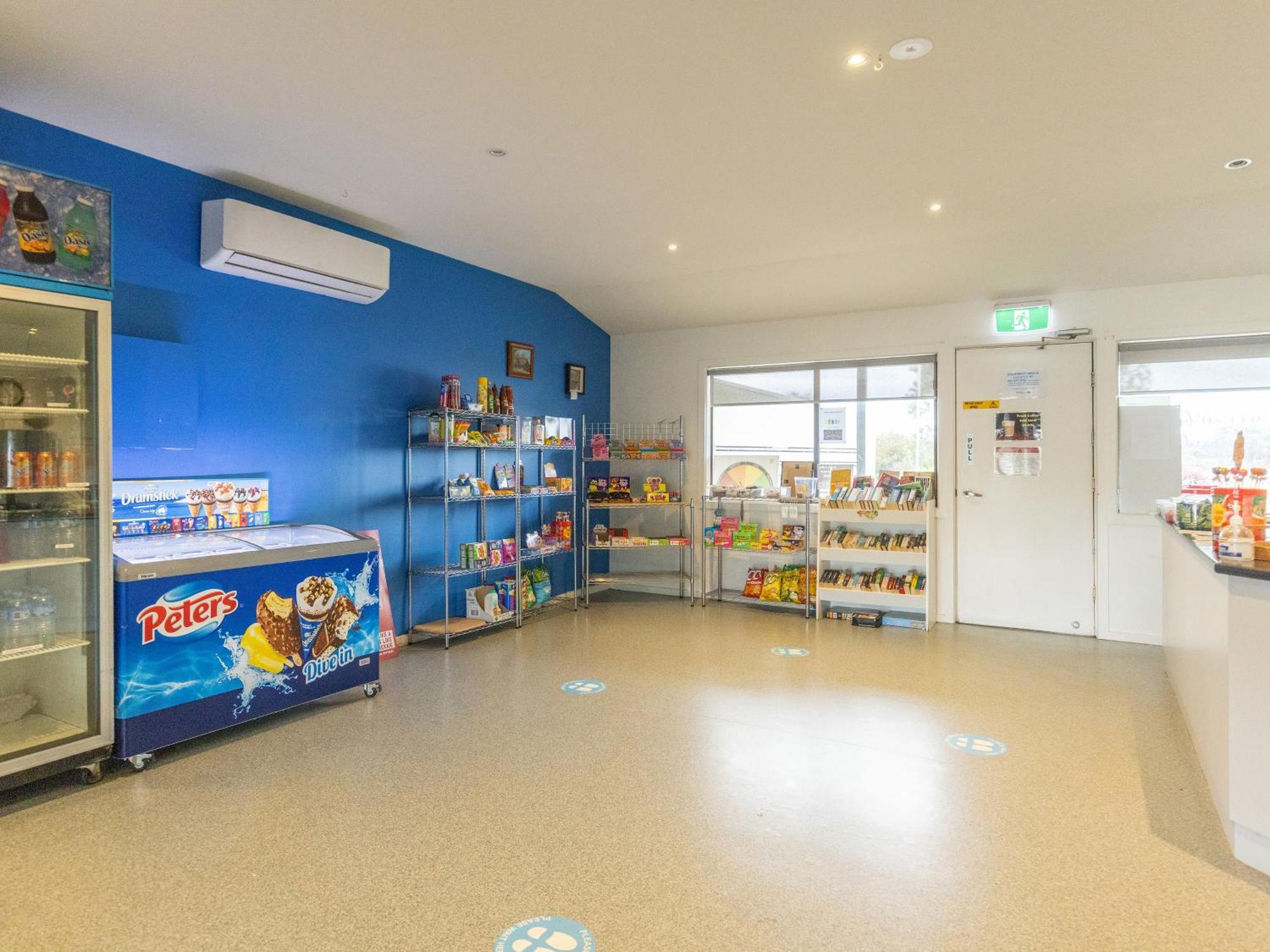 Nrma Warrnambool Riverside Holiday Park Exteriör bild