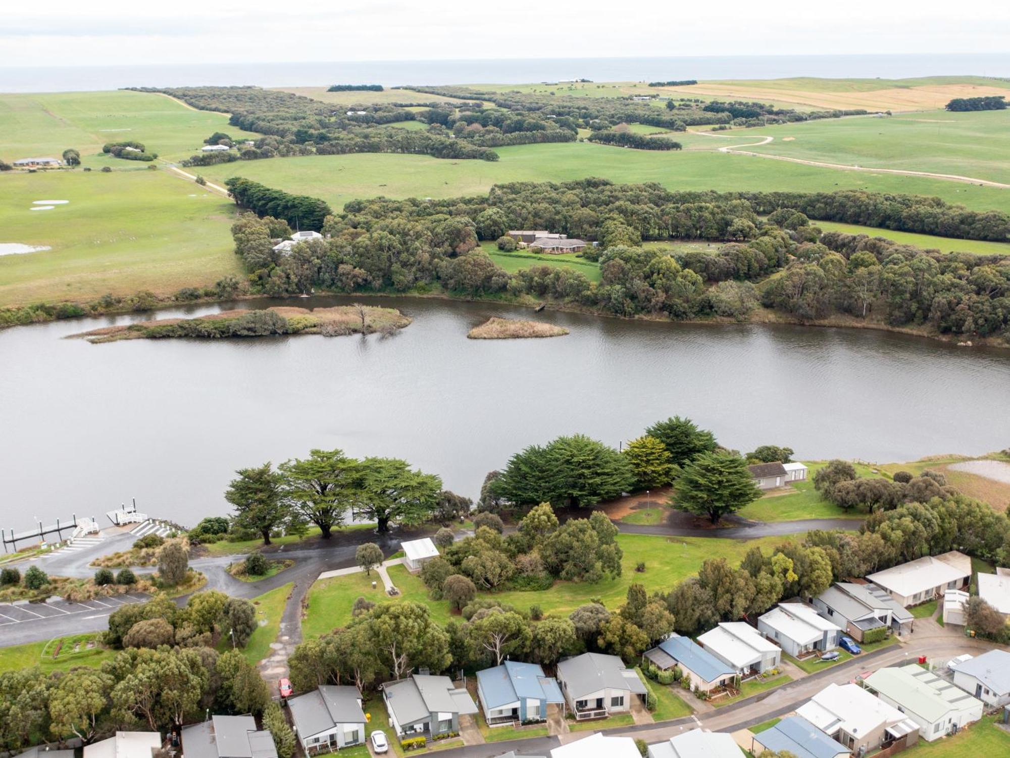 Nrma Warrnambool Riverside Holiday Park Exteriör bild