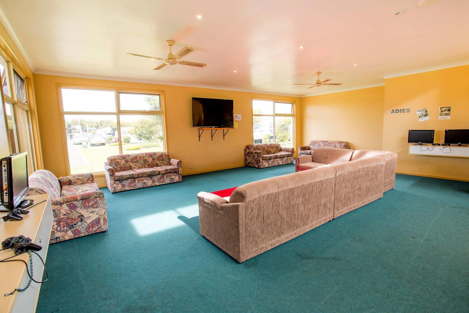 Nrma Warrnambool Riverside Holiday Park Exteriör bild